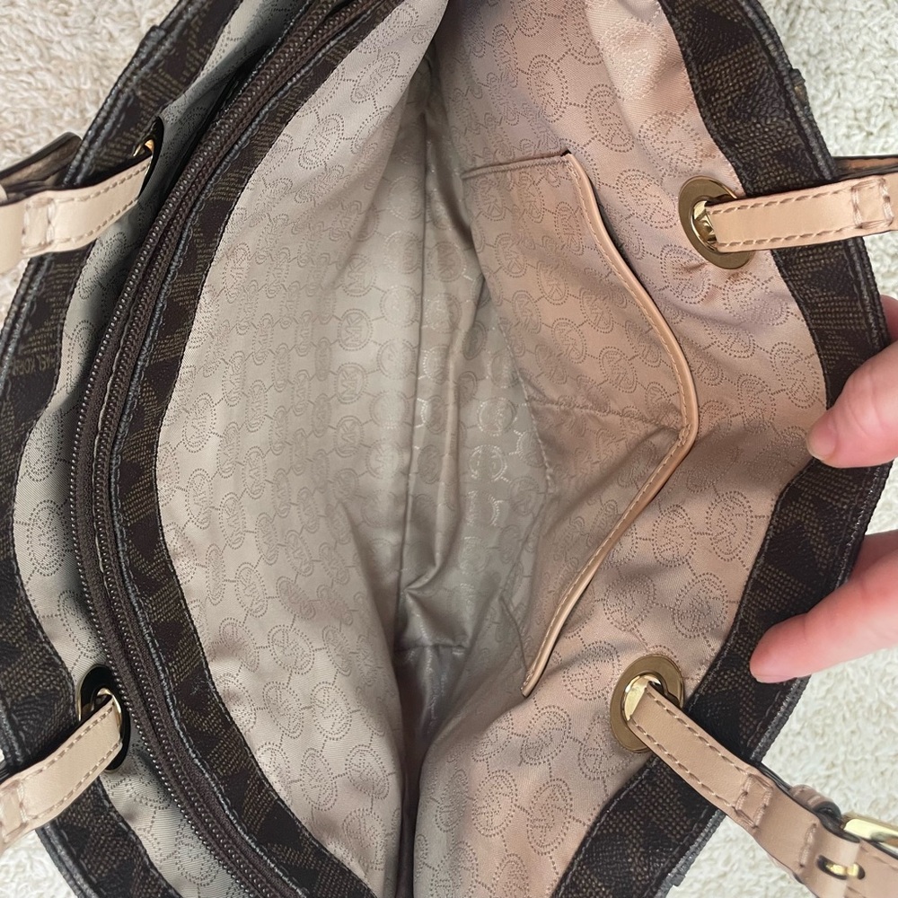 Michael Kors Jet Set Signature Tote Brown PVC w/ Leather Trim - Picture 4 of 8